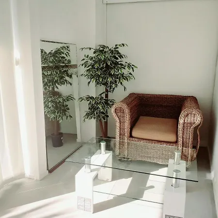 Melrouse Place House *