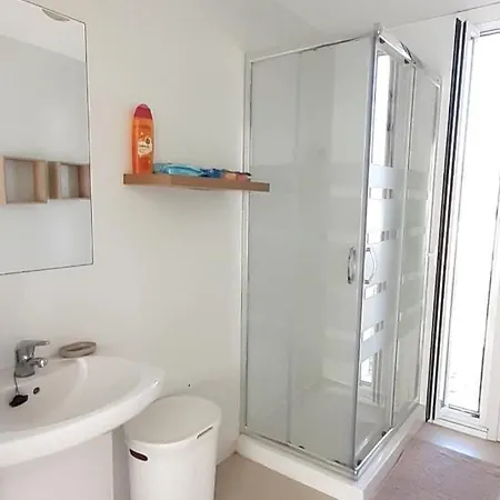 בית נופש Melrouse Place House *
