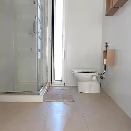 בית נופש Melrouse Place House *